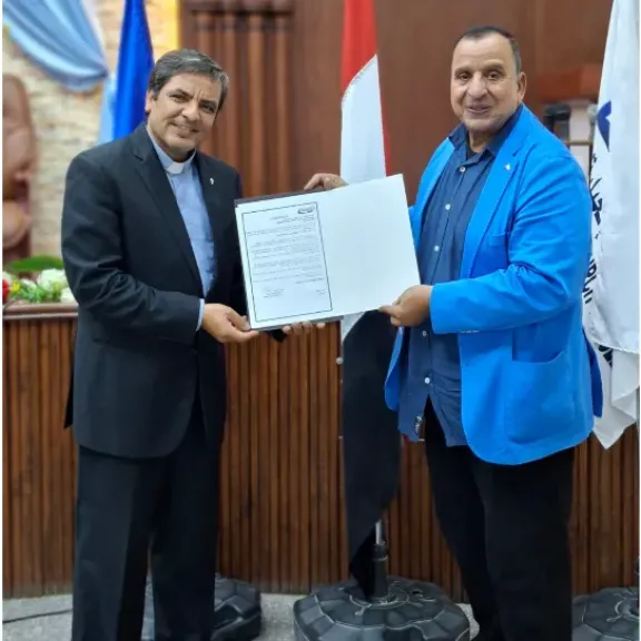 عبد الحميد كمال يشيد بدور الكنيسة الإنجيلية بالسويس خلال ”فطار المحبة” صور