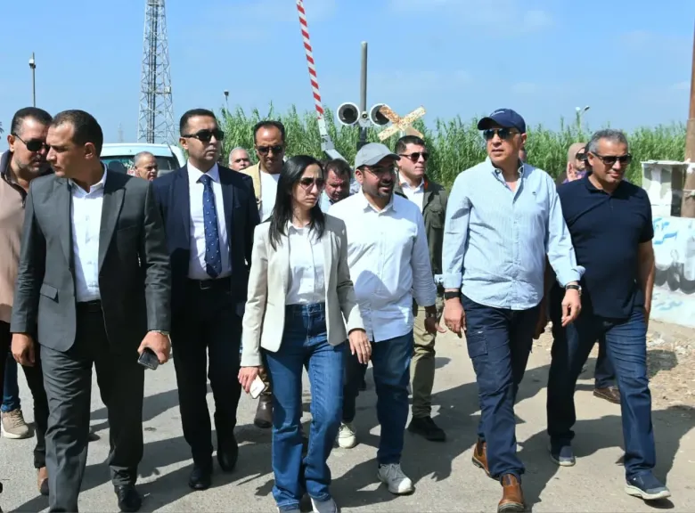 وزير الري ومحافظ البحيرة يتفقدان منشآت الري بدمنهور استعدادًا للصيف