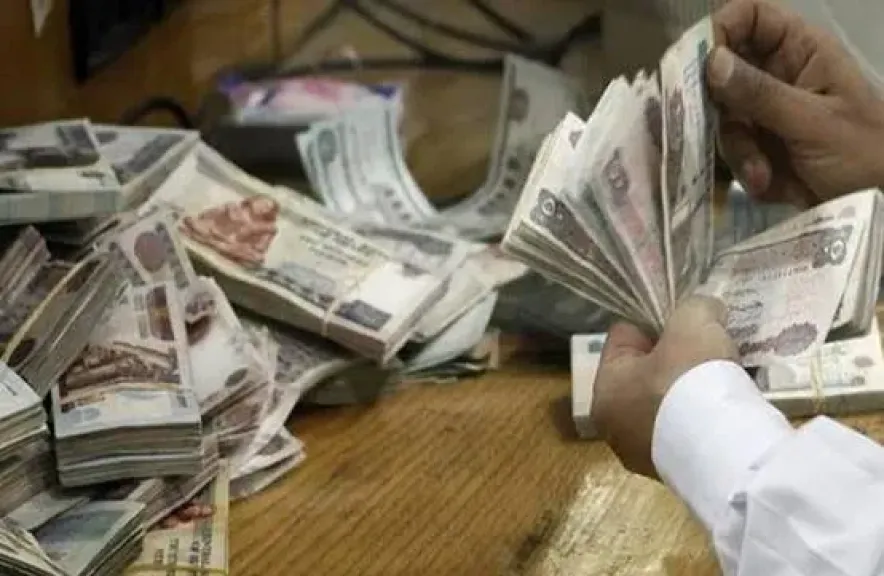 سداد بالمليارات وزيادة في المرتبات.. كواليس خطة الحكومة لتقليل الديون ورفع الأجور