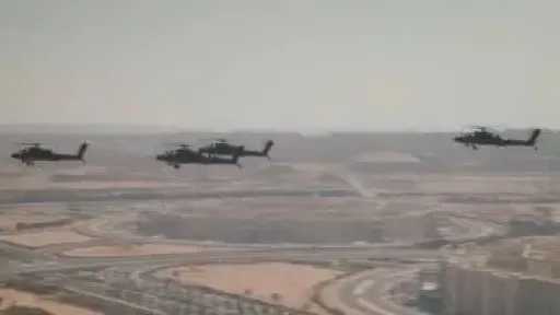 الرئيس السيسى يشهد استعراضا للطائرات المروحية المقاتلة بمقر القيادة الاستراتيجية