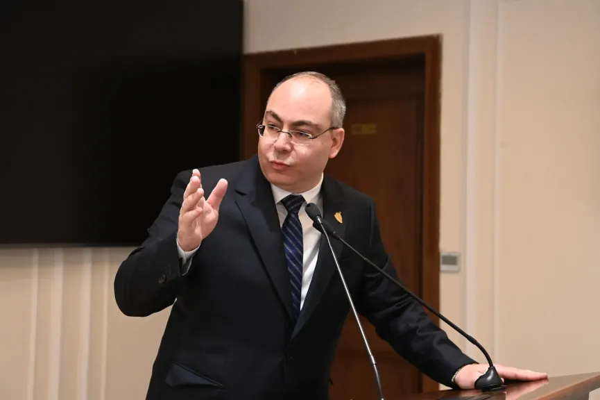 برلمانى : ظهور السيسي بالزي العسكري خلال افتتاح «الأوكتاجون» رسالة قوة تؤكد قدرة مصر على صناعة المستقبل