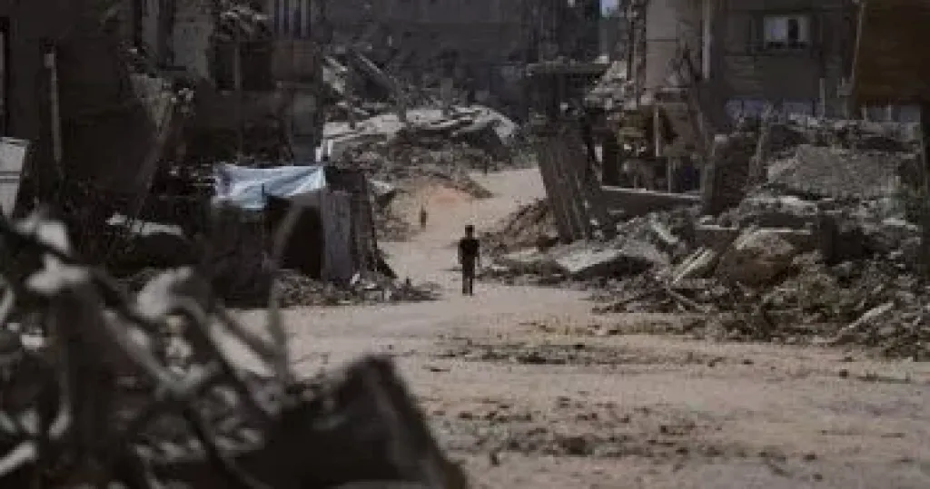 استشهاد فلسطينيين اثنين فى قصف لطيران الاحتلال الإسرائيلى مناطق فى شمال ووسط غزة