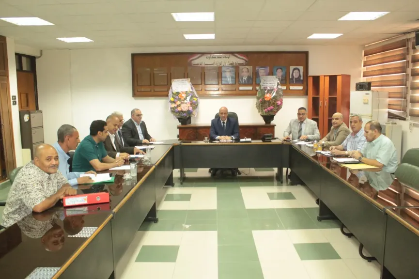 جامعة أسيوط تعقد اجتماع اللجنة الدائمة للمحفوظات والوثائق لتعزيز منظومة إدارة الوثائق