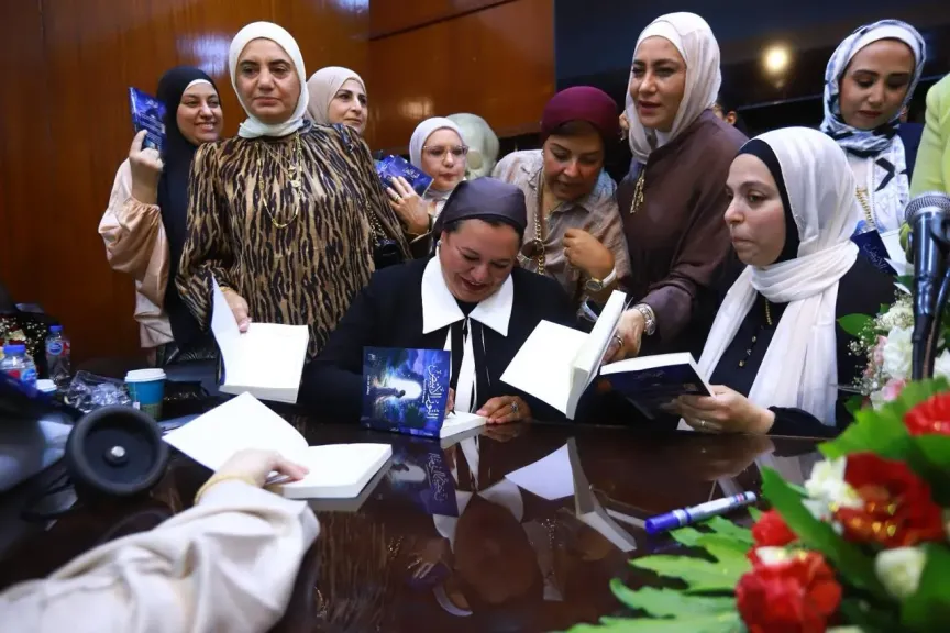 وسط حضور نخبوي مميز.. اتحاد كتاب مصر يشهد توقيع  ”النور الأبيض” للكاتبة ريهام مدحت