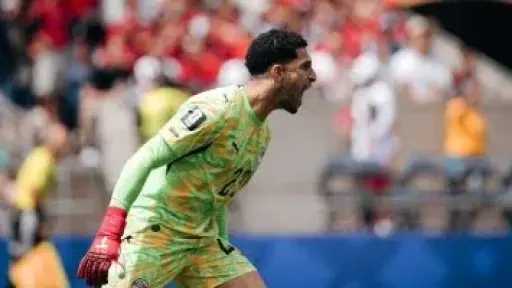 شاهد.. مصطفى شوبير يتصدى لركلة جزاء من ليونيل ميسي