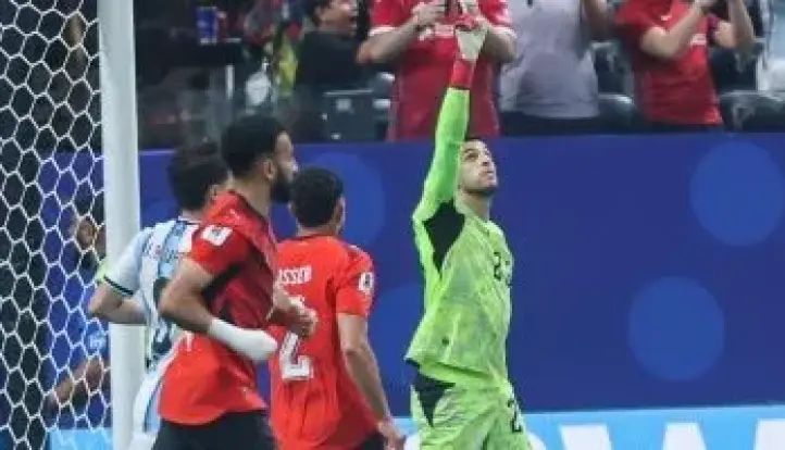 مصطفي شوبير يواصل التألق ويحرم الأرجنتين من هدف التعادل