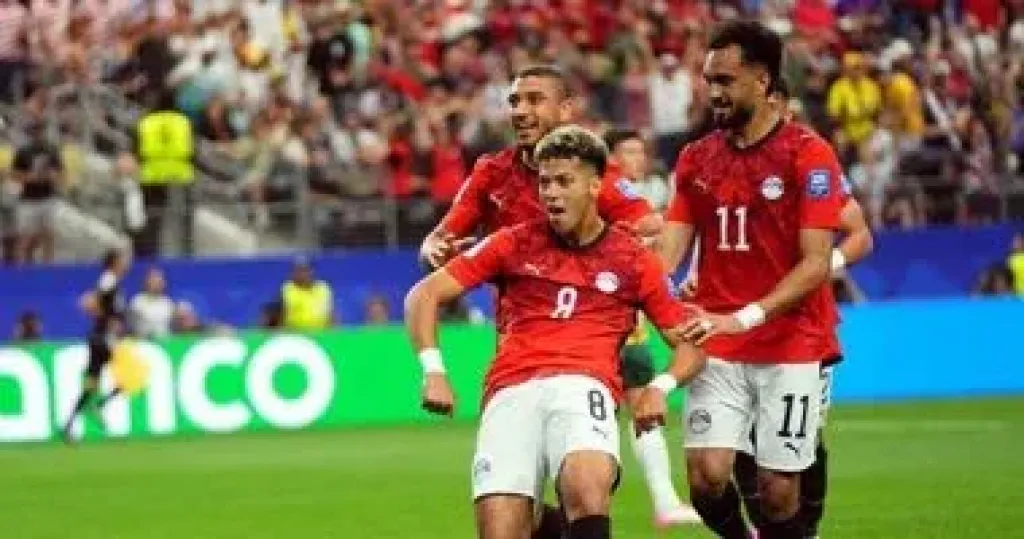 إمام عاشور يطلب التبديل أمام الأرجنتين فى نهاية الشوط الأول