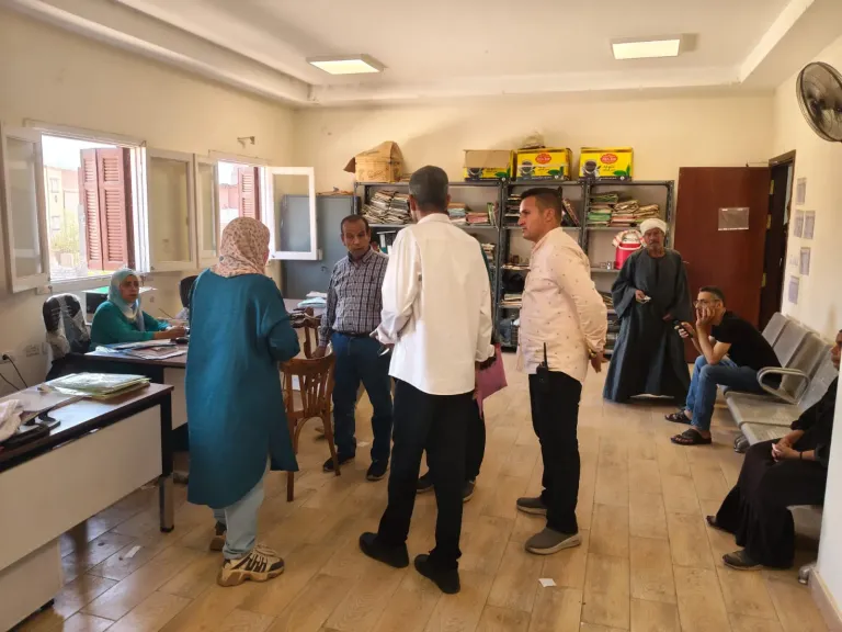 محافظ أسيوط: جولات ميدانية لمتابعة انتظام العمل بالوحدات المحلية والخدمية
