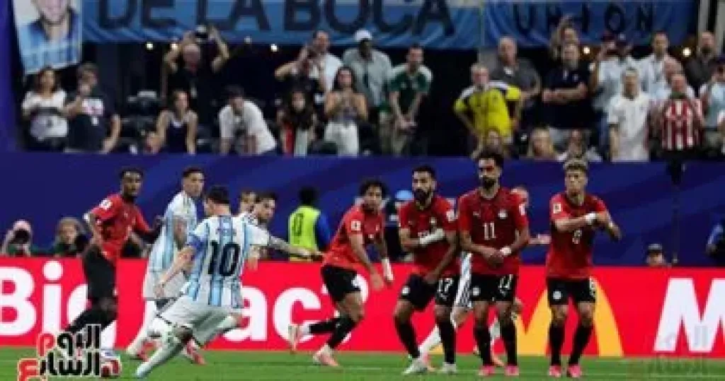 انطلاق الشوط الثانى من مباراة منتخب مصر أمام الأرجنتين فى كأس العالم