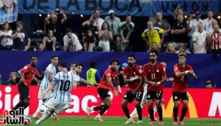 انطلاق الشوط الثانى من مباراة منتخب مصر أمام الأرجنتين فى كأس العالم