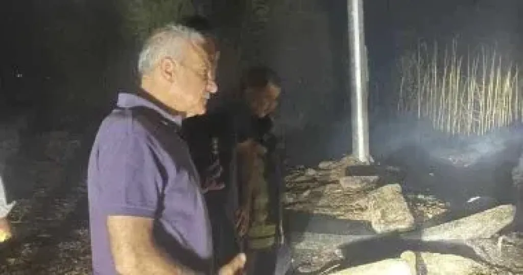 حريق محدود بمحيط جامعة أسوان دون خسائر بشرية