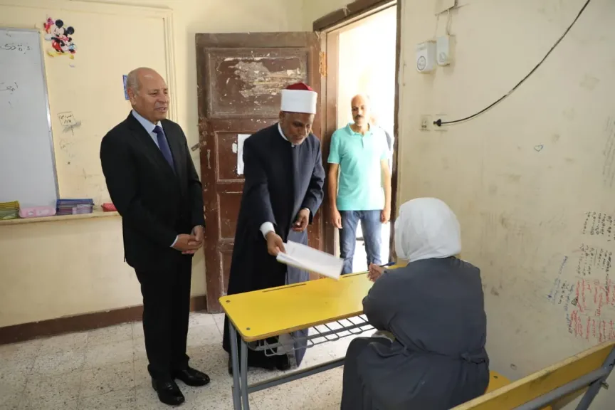 محافظ القاهرة ورئيس قطاع المعاهد الأزهرية يتفقدان لجان الثانوية بالقاهرة في ختام امتحانات القسم العلمي