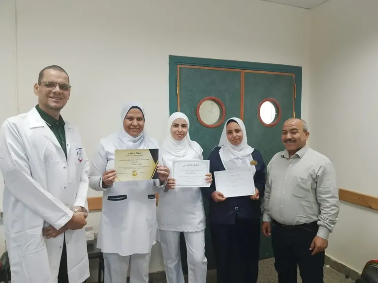مستشفى أسيوط الجديدة يواصل تكريم متميزي القطاع الطبي لـ«شهر يونيو»