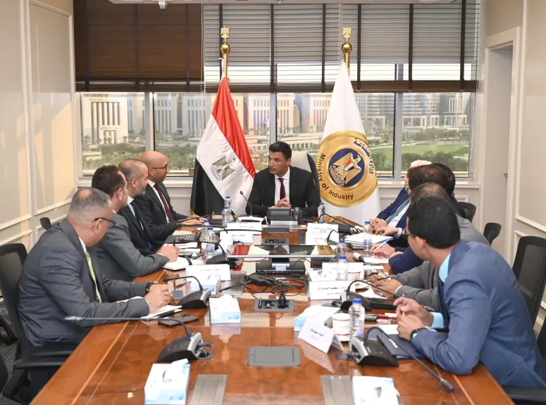وزير الصناعة يبحث مع شركة «ABB مصر» خطط التوسع في مصر خلال الفترة المقبلة
