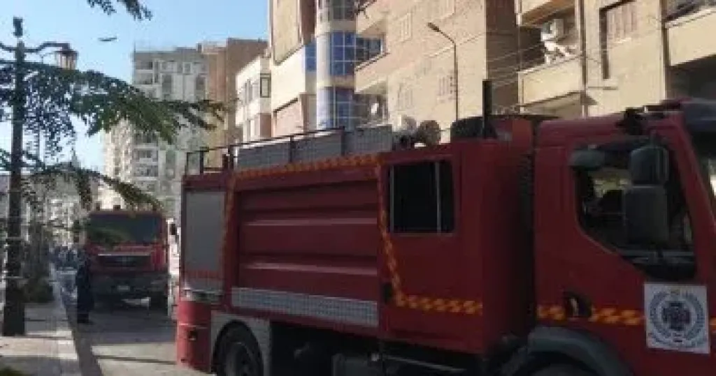 حريق برج معهد الاتصالات.. ومحافظ سوهاج يتابع إخماد النيران من موقع الحادث