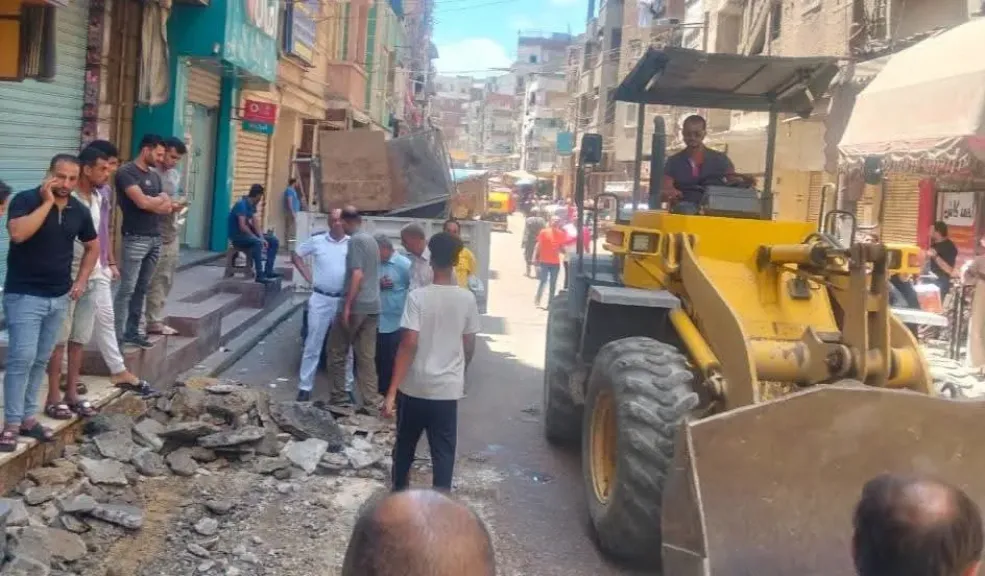 إزالة ٣٠٠ مخالفة إشغال طريق خلال حملة مكبرة وإعادة الانضباط بشوارع البحيرة