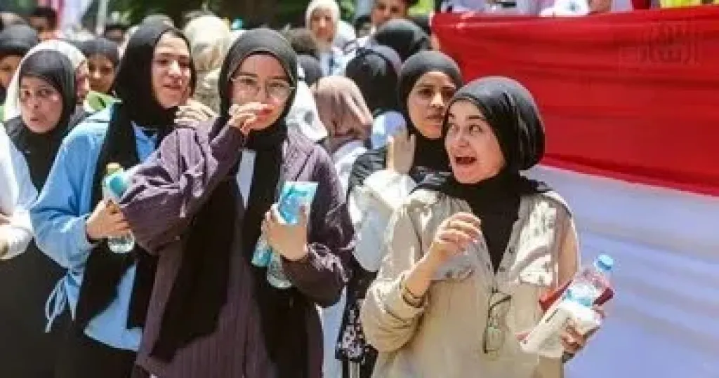 طلاب الأدبي: امتحان التاريخ متوسط.. وبعض الأسئلة من النماذج الاسترشادية