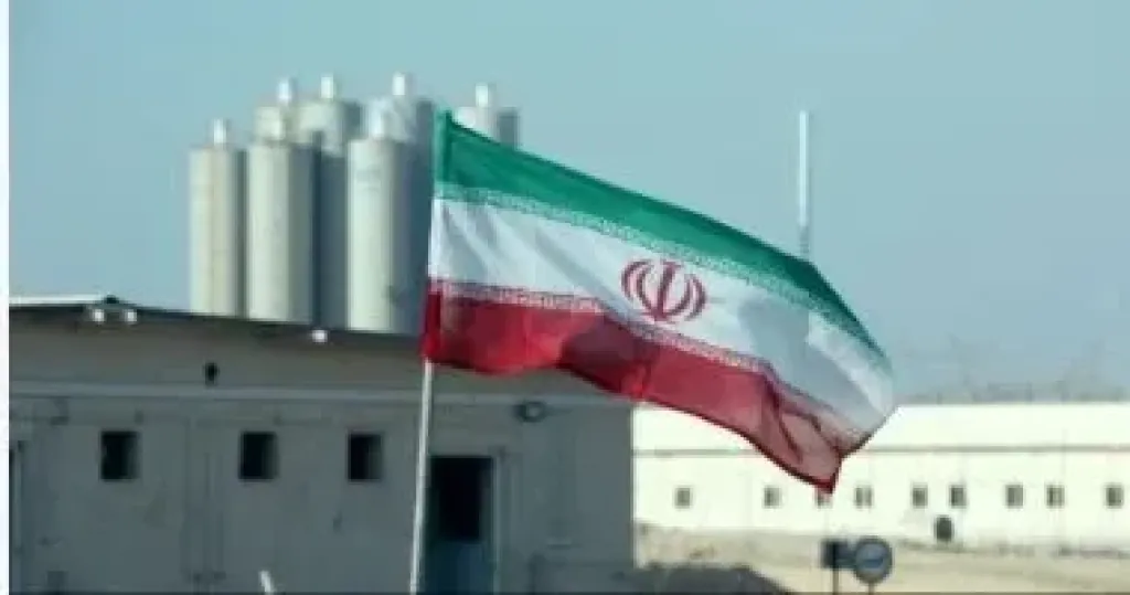 التليفزيون الإيرانى: قذيفة أمريكية استهدفت محيط محطة بوشهر النووية