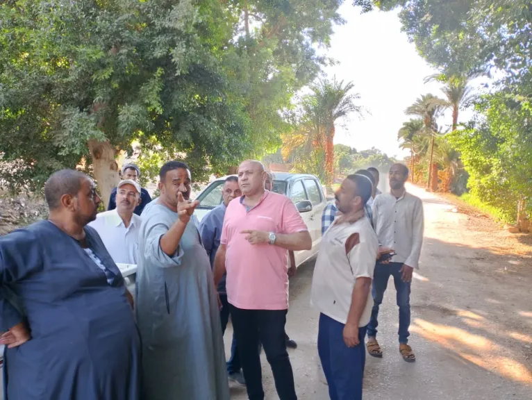 محافظ أسيوط يوجه بسرعة تنفيذ خط مياه شرب لخدمة أكثر من 20 منزلًا