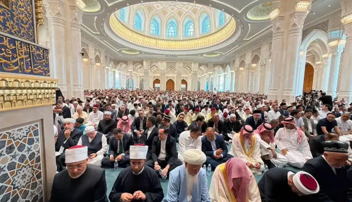 المفتي يؤدي صلاة الجمعة بمسجد الإمام البخاري بمدينة سمرقند خلال زيارته الرسمية إلى أوزبكستان |صور