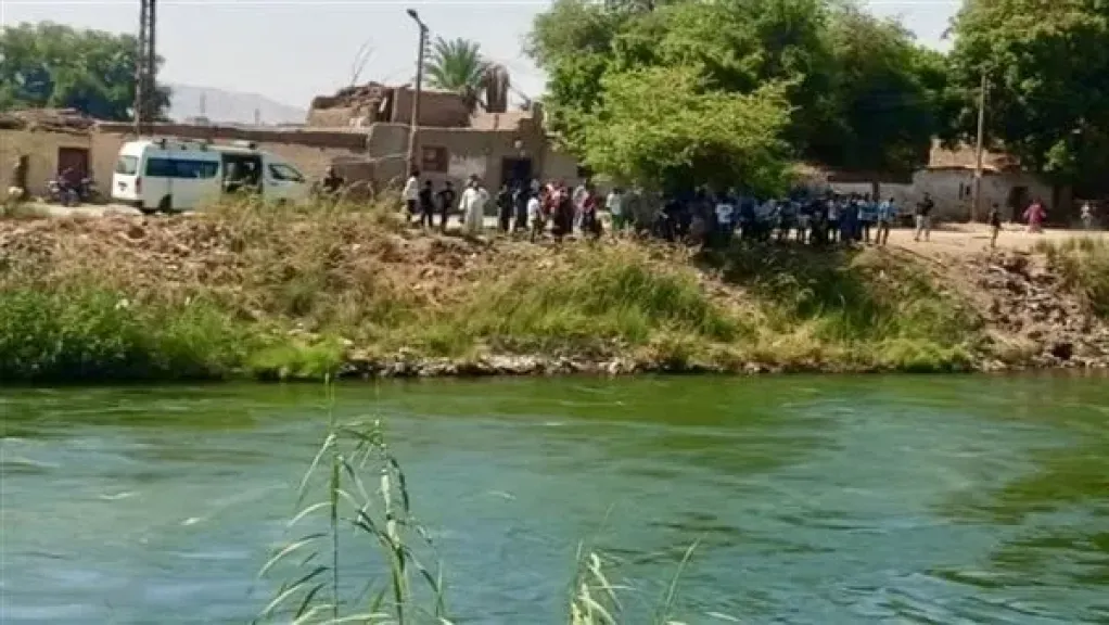 انتشال جثة شاب غرق في نهر النيل بقنا
