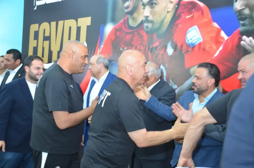 رئيس شباب النواب يستقبل المنتخب الوطني بمطار العلمين
