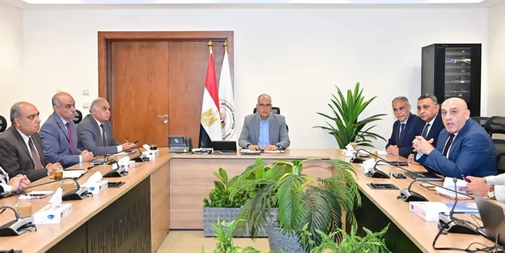 وزير الري يُتابع تطوير منظومة عمل الورش التابعة للوزارة