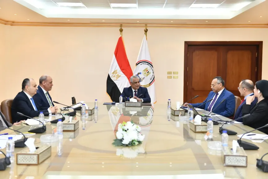 وزير الإنتاج الحربي: حريصون على تنفيذ التوجيهات الرئاسية بالتوسع في الشراكات التعاونية الجادة مع كبرى الشركات
