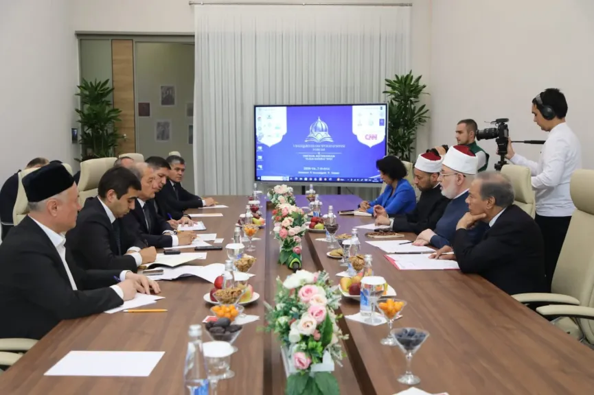 الضويني يلتقي مستشار رئيس جمهورية أوزبكستان للشئون الدينية لبحث تعزيز التعاون بين الأزهر وأوزبكستان
