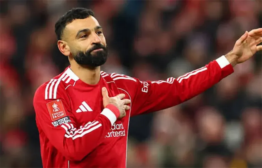 الكاتب الصحفي جهاد عبد المنعم يكتب: من “ملك أنفيلد” إلى رحلة المجهول.. لماذا يبدو محمد صلاح مبتسما  بعد وداع ليفربول؟