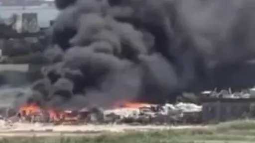 السيطرة على حريق في مخزن خردة بمنطقة الطابية الإسكندرية