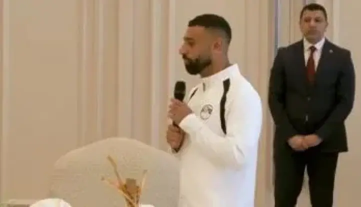 محمد صلاح لـ الرئيس السيسي: اهتمام سيادتكم تكريم كبير للمنتخب وتقدير لجهوده