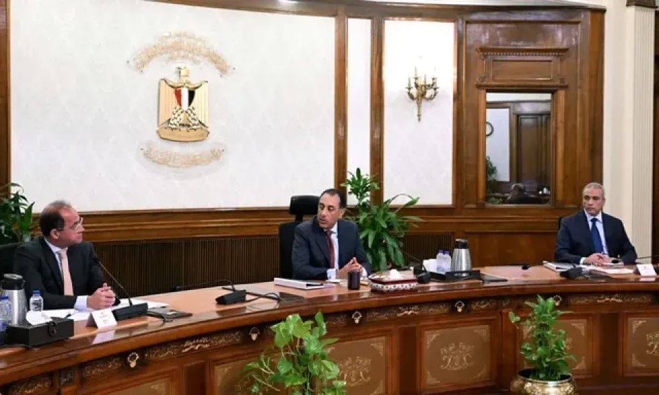 رئيس الوزراء يتابع موقف مشروعات الطاقة الجديدة والمتجددة.. ويوجه بسرعة التنفيذ