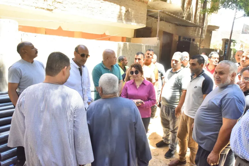محافظ أسيوط يتفقد أعمال تنفيذ خط مياه شرب جديد بالعقال القبلي بالبداري