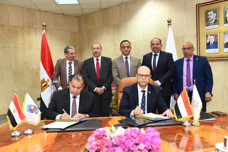 الدكتور المنشاوي يبرم بروتوكولي تعاون بين جامعة أسيوط وجامعة قنا لتعزيز