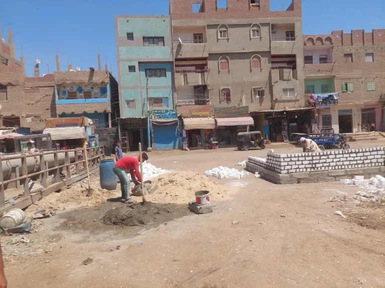 محافظ أسيوط: إنشاء سور حماية على مصرف الطريق الدائري بأبنوب لتعزيز السلامة