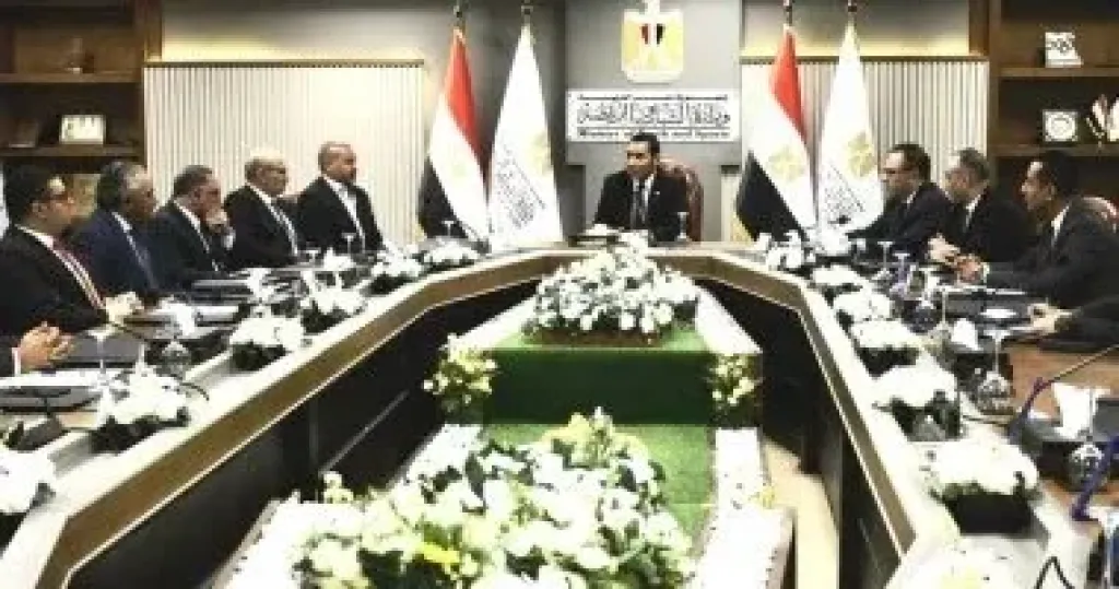 وزير الرياضة يشهد توقيع مذكرتى تفاهم بين الشرقية وإنبى.. ومنتخب السويس وبتروجت