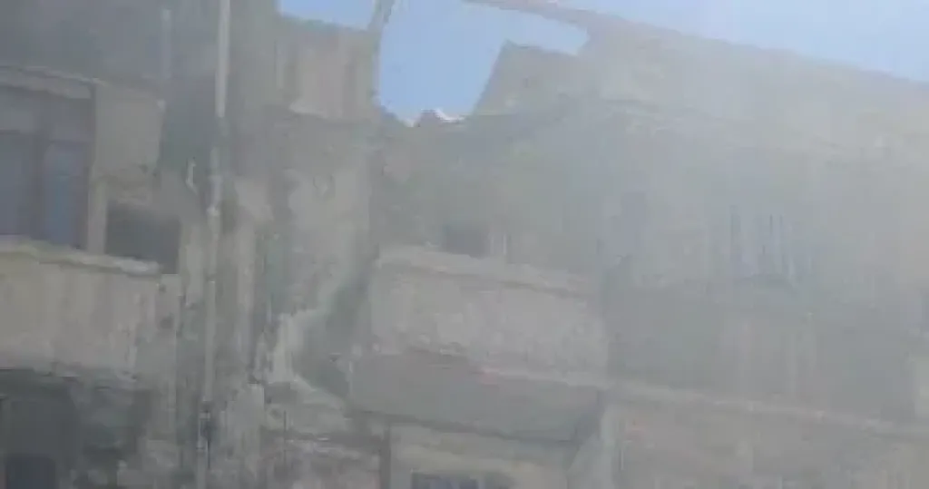 سقوط أجزاء من عقار دون إصابات في الورديان بالإسكندرية