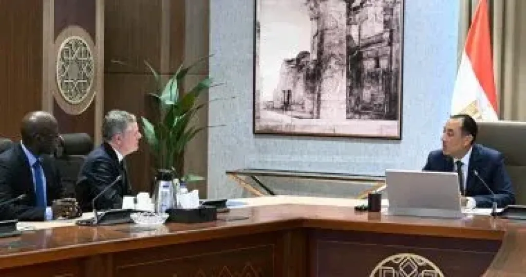 رئيس الوزراء يلتقى العضو المنتدب وكبير مسئولى المعرفة بمجموعة البنك الدولى