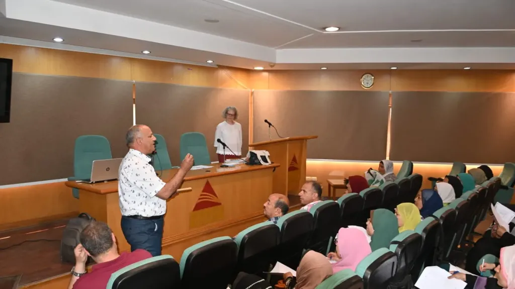 انطلاق فاعليات البرنامج التدريبي لتأهيل معلمي محو الأمية على المنهج المطور بمكتبة مصر العامة بدمنهور