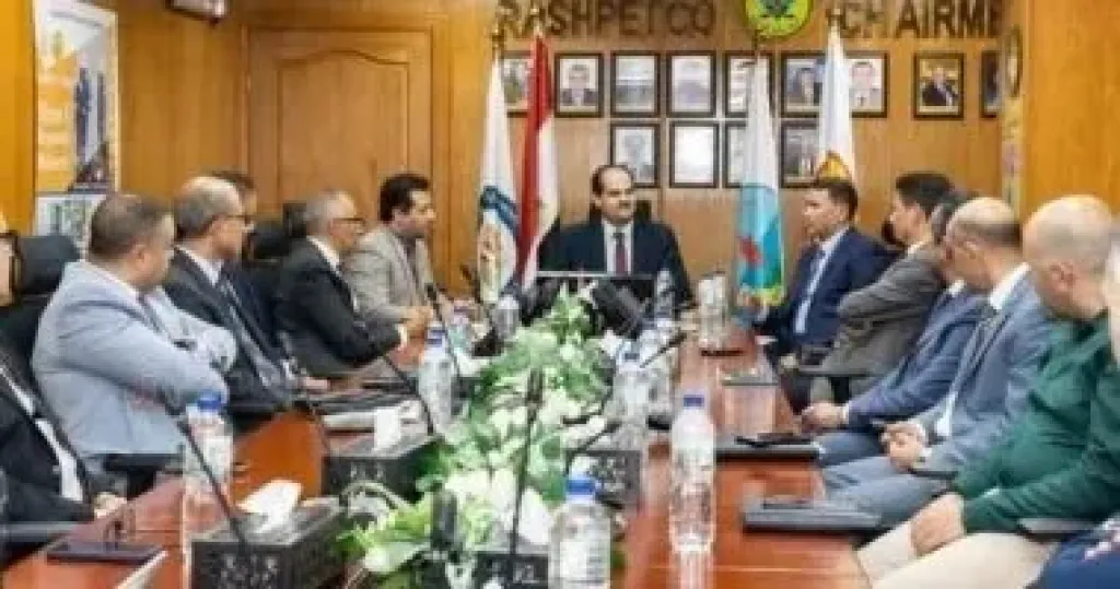 رئيس القابضة للغازات يتابع خطط زيادة إنتاج الغاز بشركة البرلس