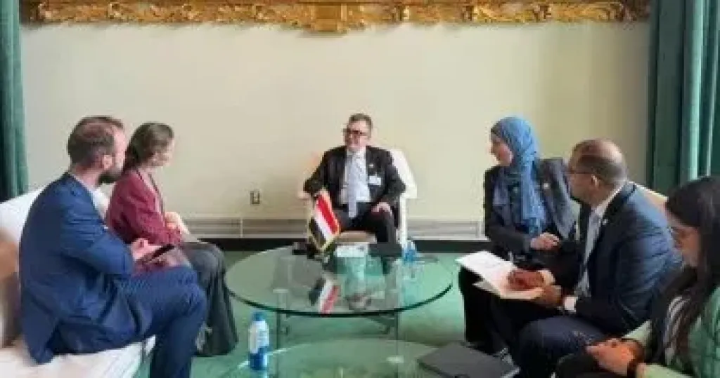 وزير التخطيط يبحث مع ”مبادرة أكسفورد” أحدث آليات قياس الفقر المتعدد الأبعاد