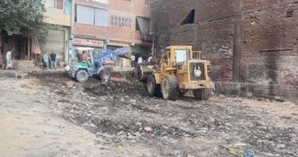 إزالة إشغالات ومخلفات محيط سوق التبة النموذجي بشرق مدينة نصر