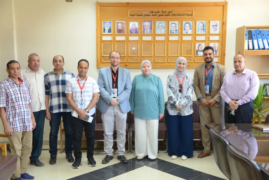 كلية الطب بجامعة أسيوط تستقبل لجنة متابعة الممارسات البيئية