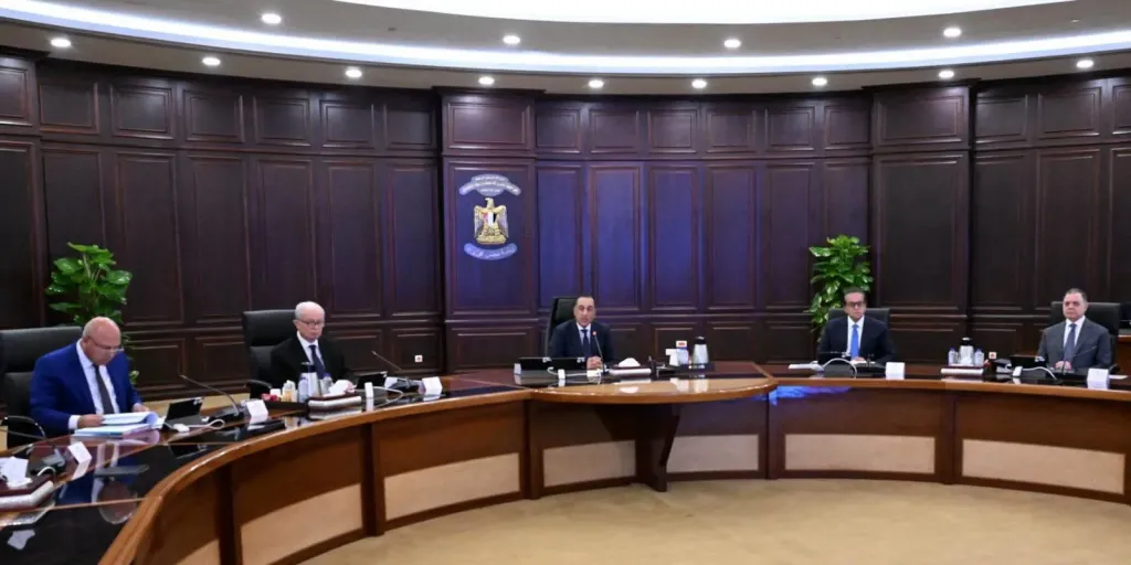 مدبولي: تنفيذ تكليفات الرئيس لحماية العمالة غير المنتظمة.. والقطاع الخاص يتولى تشغيل مشروعات الإنتاج