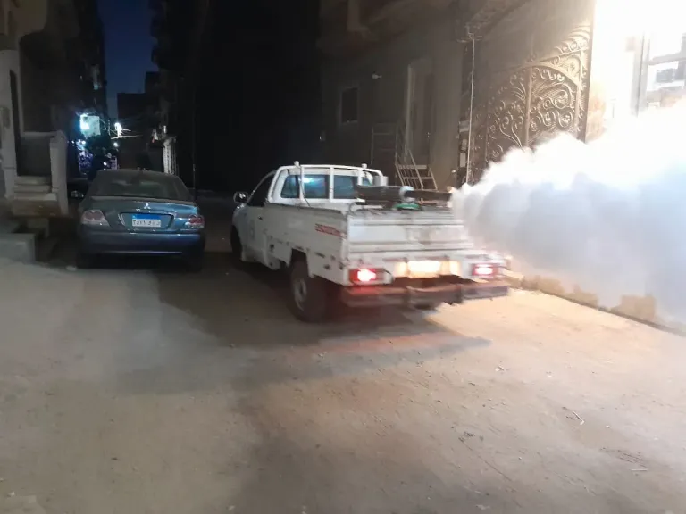 تكثيف حملات رش الناموس والحشرات الطائرة بمراكز ومدن وأحياء محافظة الشرقية