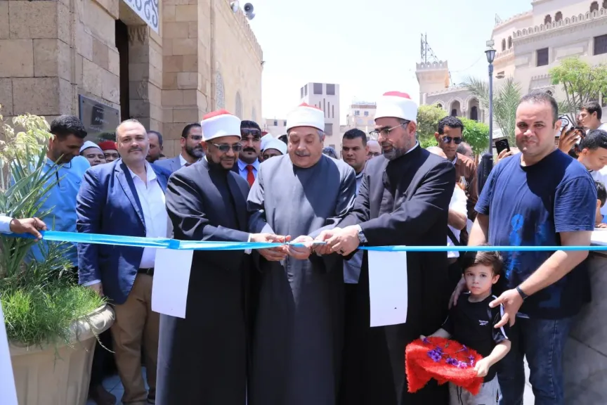 إقبال كبير على «معرض الجمعة» الذي ينظمه (مجمع البحوث الإسلامية) بالجامع الأزهر |صور