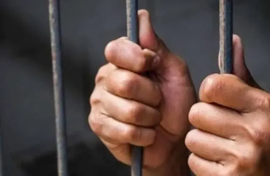 جهات التحقيق تستجوب نصاب استولى علي أموال المواطنين بزعم تسفيرهم