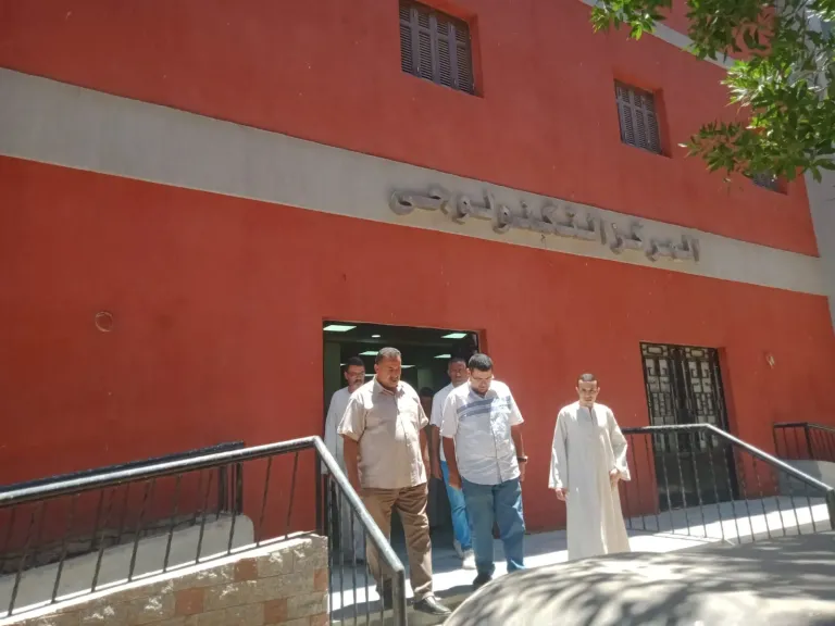 محافظ أسيوط: متابعة جاهزية مجمعات خدمات المواطنين بقرى صدفا