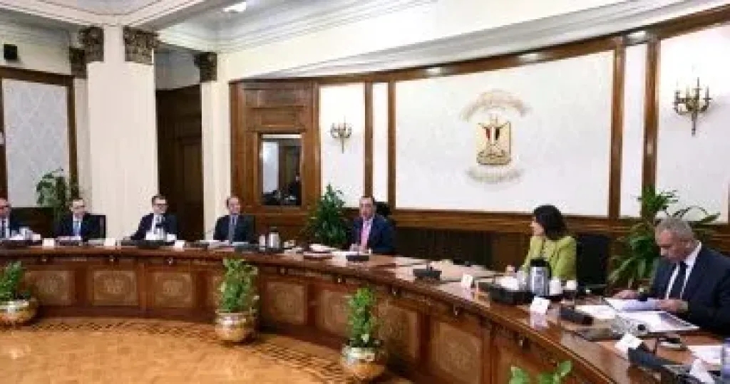 رئيس الوزراء يتابع عدداً من ملفات العمل المشتركة بين وزارتى الرى والإسكان